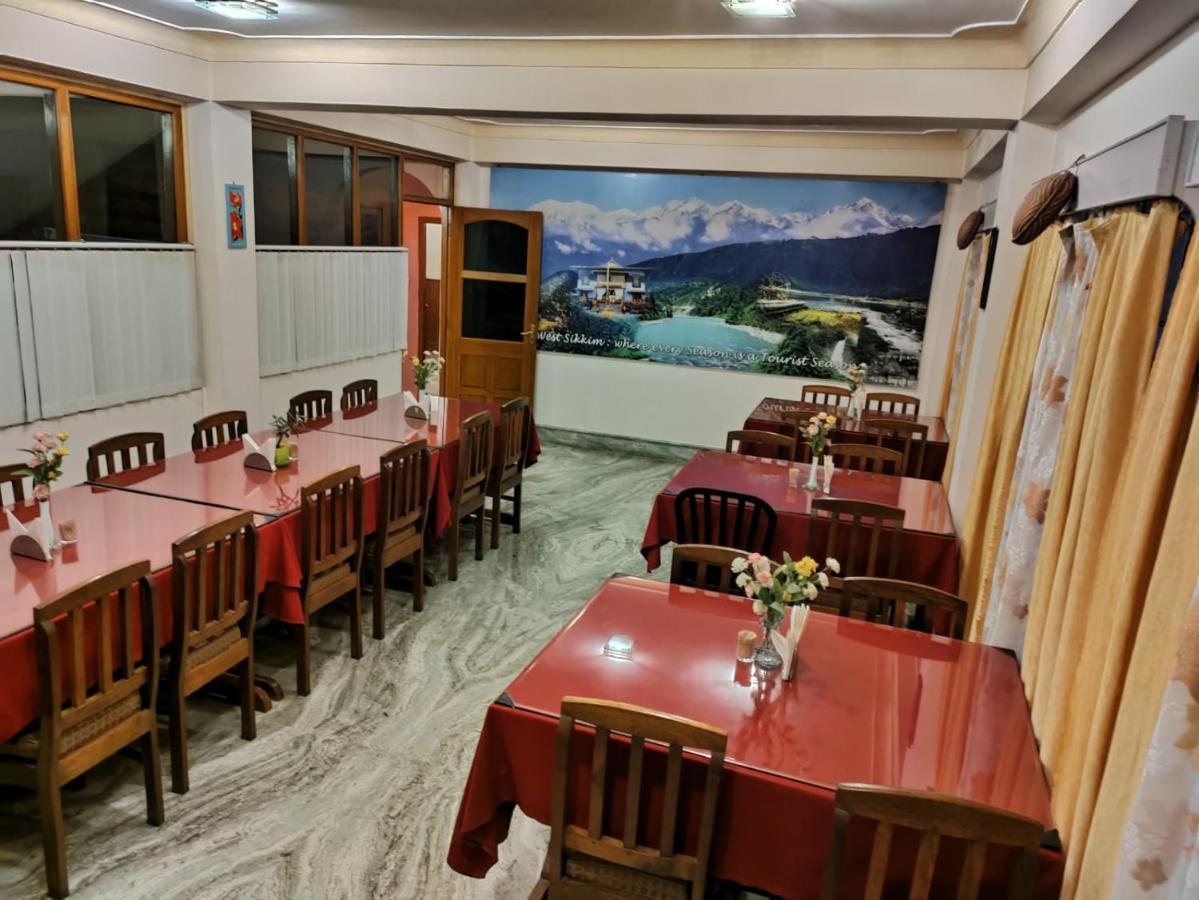 Ifseen Villa Pelling Exterior photo