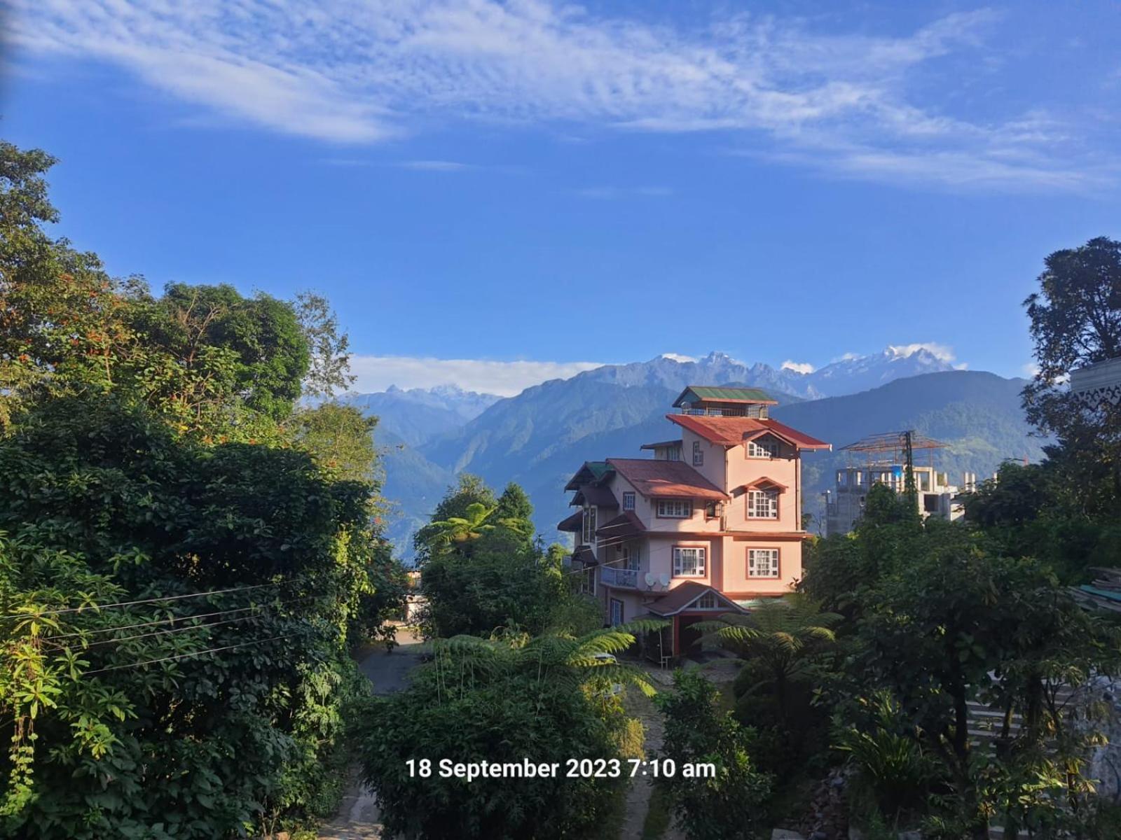 Ifseen Villa Pelling Exterior photo