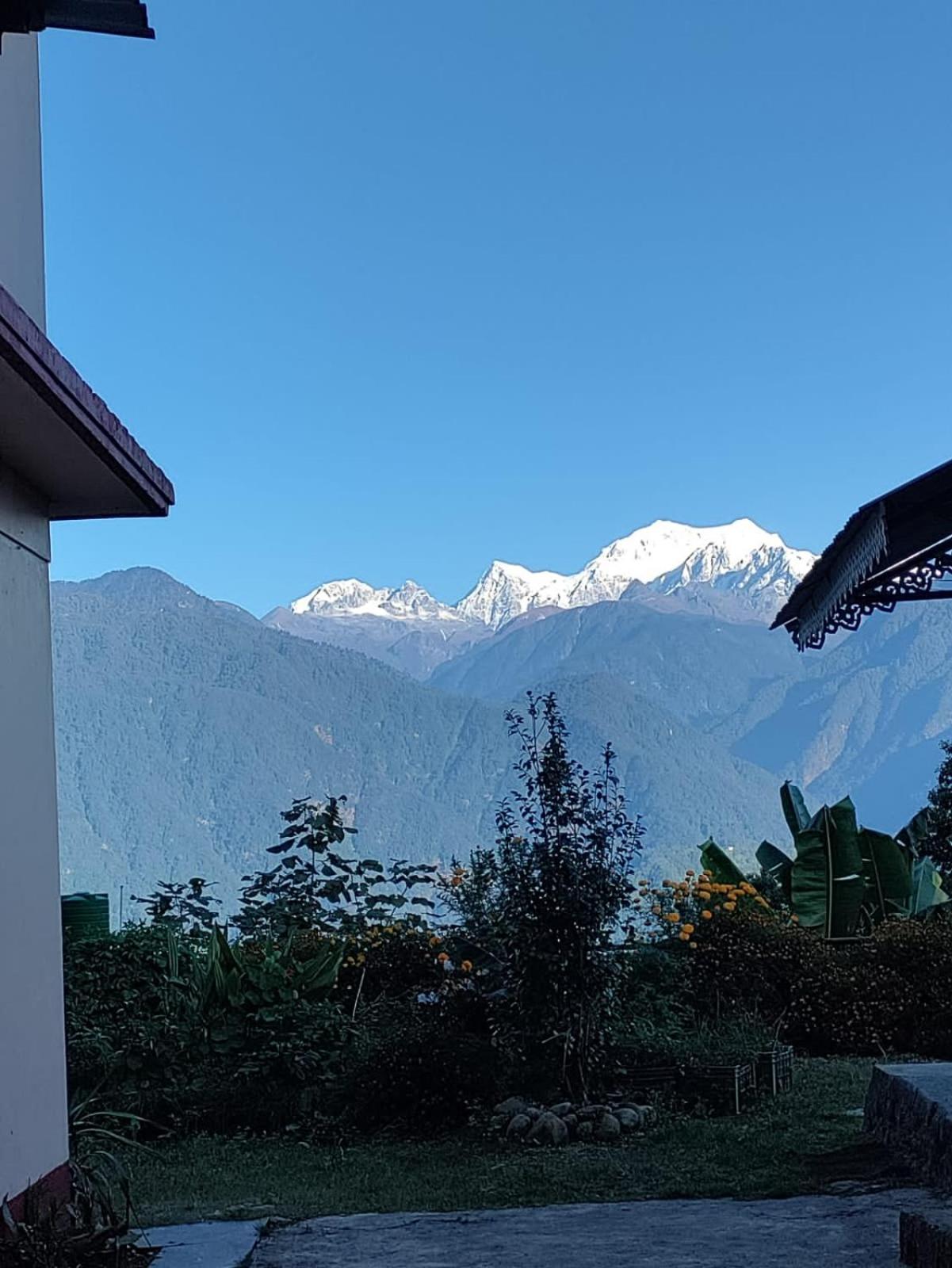 Ifseen Villa Pelling Exterior photo