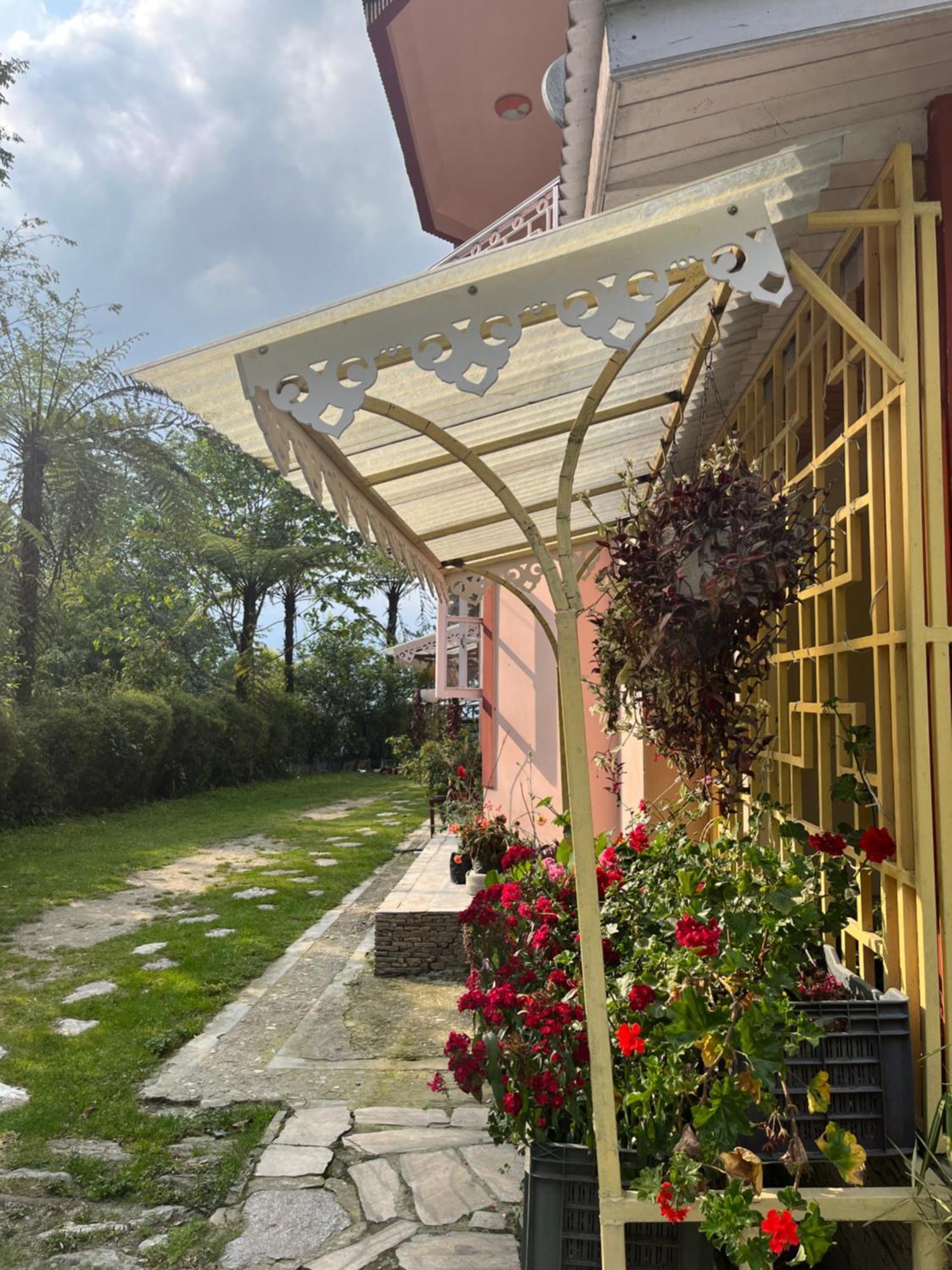 Ifseen Villa Pelling Exterior photo